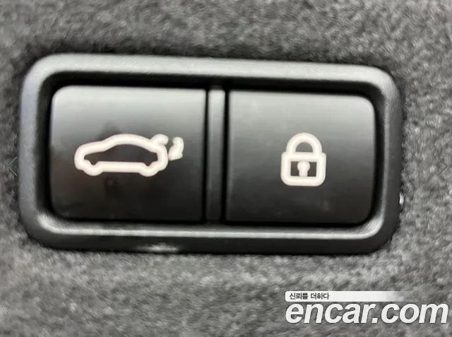 Genesis G70 2018 thumb 6