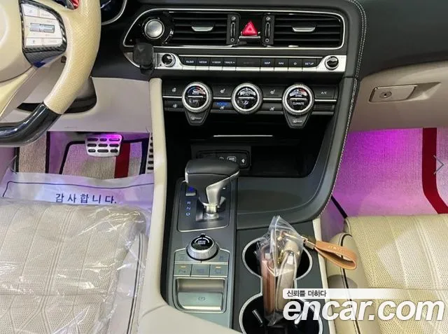 Genesis G70 2018 thumb 10