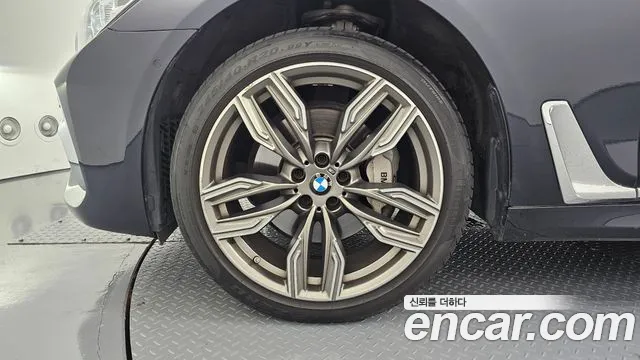 BMW 7 серии 2018 thumb 10