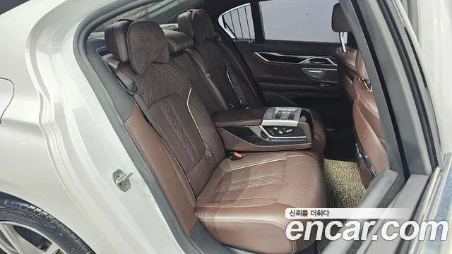 BMW 7 серии 2019 thumb 2