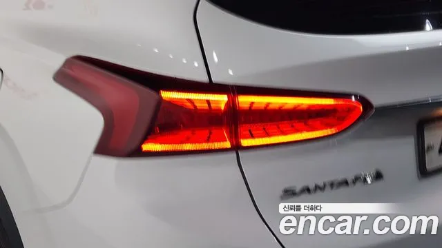 Hyundai Santa Fe 2019 thumb 10