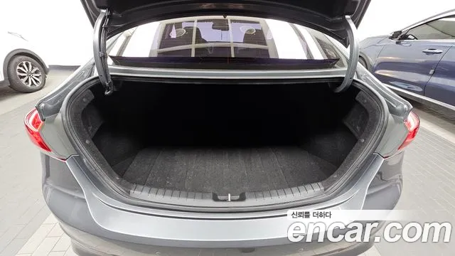 Hyundai Avante 2016 thumb 9