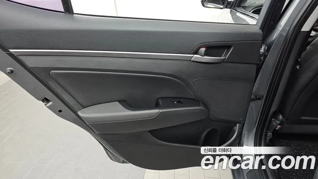 Hyundai Avante 2016 thumb 3