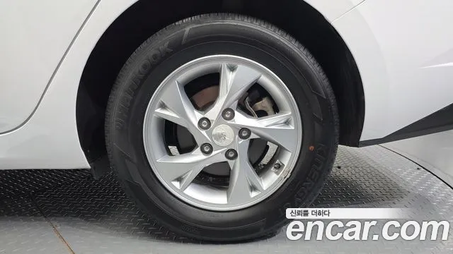 Hyundai Elantra 2021 thumb 6