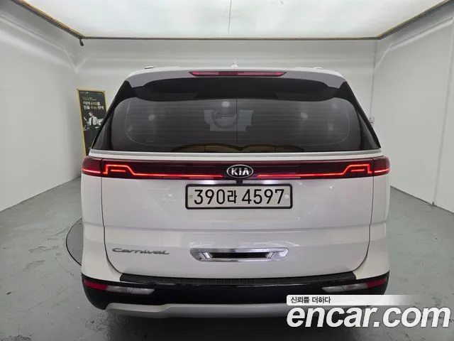 Kia Carnival 2021 thumb 8