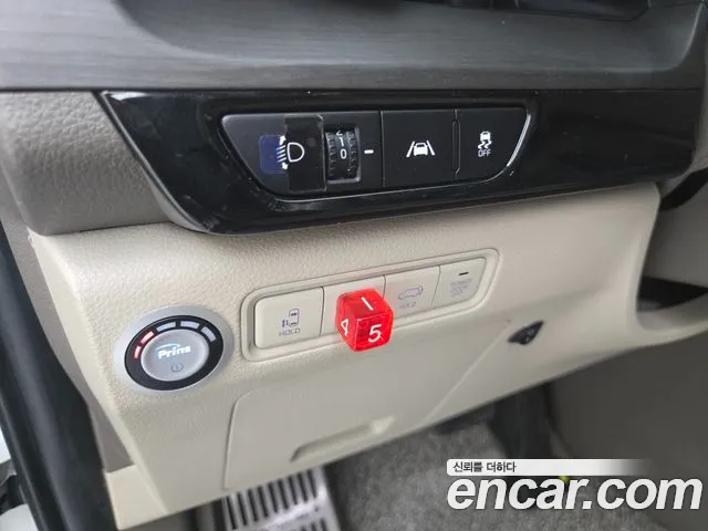 Kia Carnival 2021 thumb 3