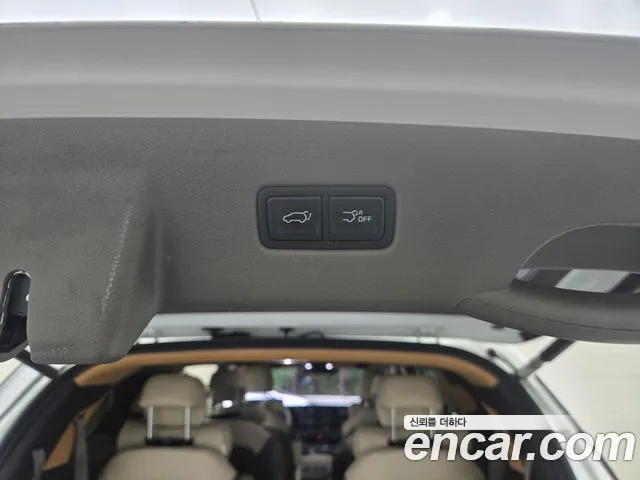 Kia Carnival 2021 thumb 10