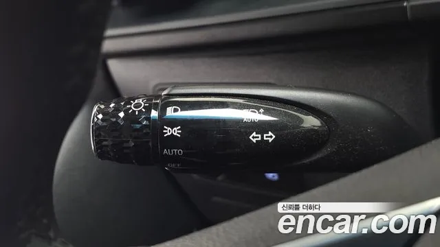 Hyundai Staria 2025 thumb 9