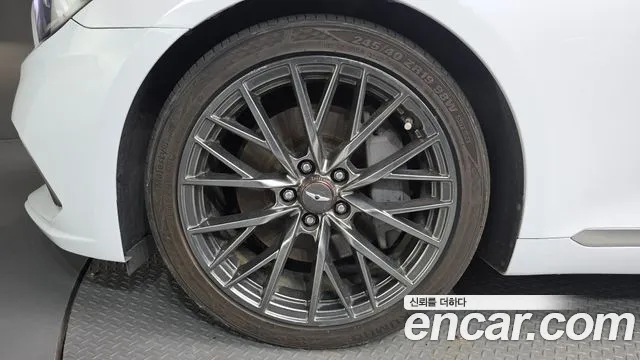 Genesis G80 2017 thumb 12