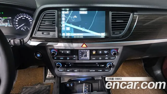 Genesis G80 2017 thumb 8