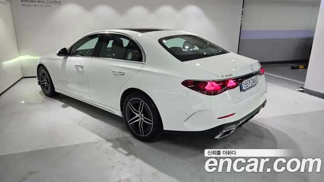Mercedes-Benz E-Class 2025 thumb 5