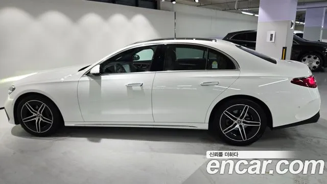 Mercedes-Benz E-Class 2025 thumb 8