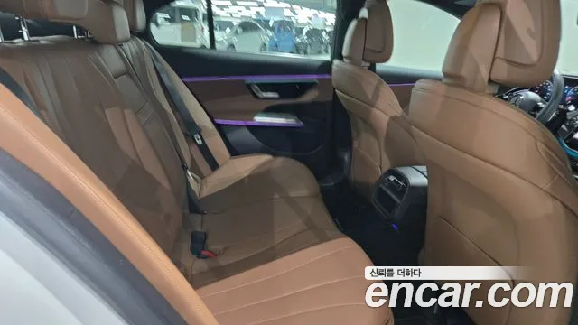 Mercedes-Benz E-Class 2025 thumb 4