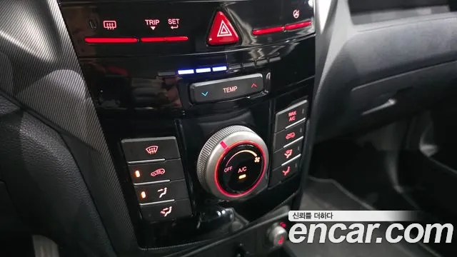 KGM Tivoli 2017 thumb 3