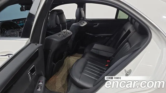 Mercedes-Benz E-Class 2014 thumb 2