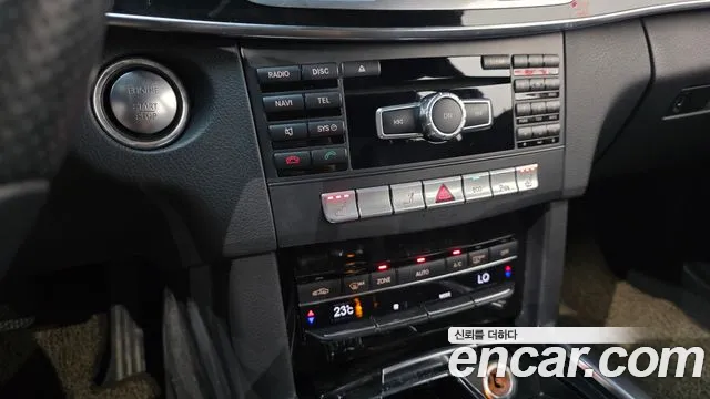 Mercedes-Benz E-Class 2014 thumb 9