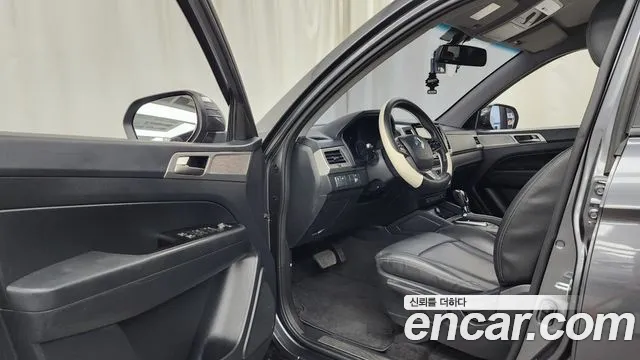 KGM Rexton 2018 thumb 6
