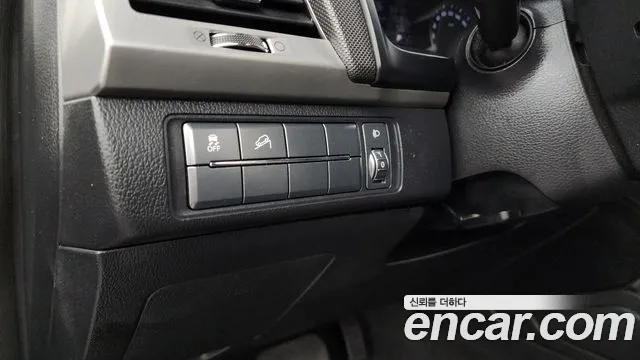 KGM Rexton 2018 thumb 7