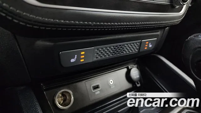 KGM Rexton 2018 thumb 9