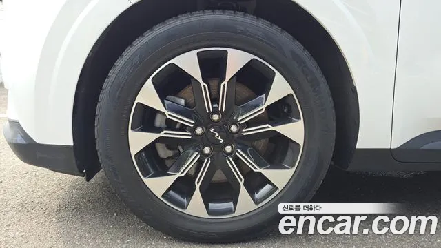 Kia Carnival 2023 thumb 4