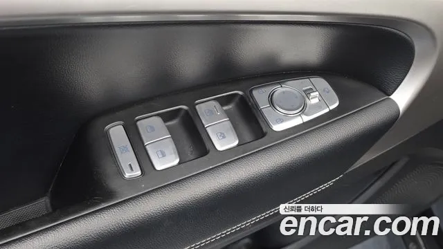 Genesis G70 2018 thumb 11