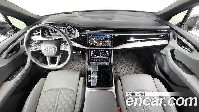 Audi Q7 2023 thumb 2