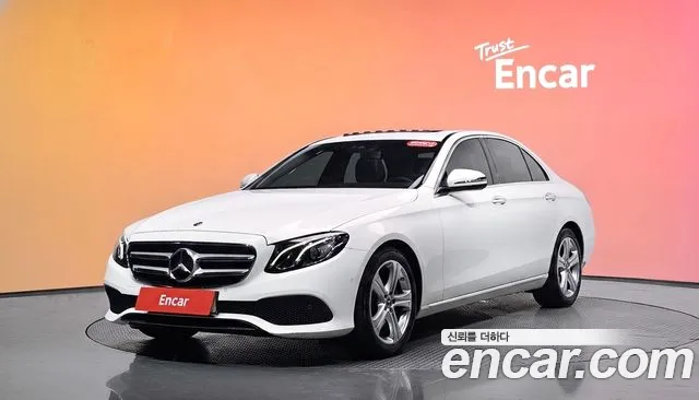 Mercedes-Benz E-Class 2018 thumb 3