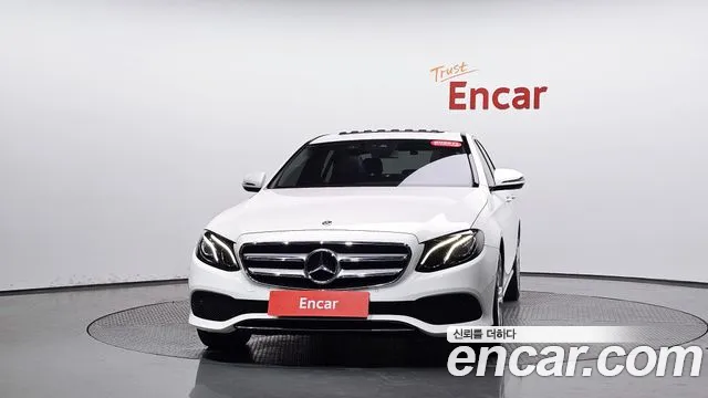 Mercedes-Benz E-Class 2018 thumb 6
