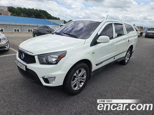 KGM Korando 2013 thumb 12