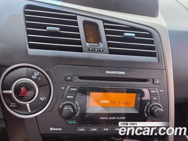 KGM Korando 2013 thumb 8