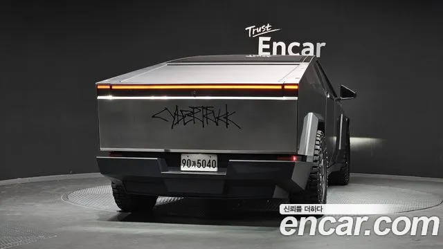 Tesla Cybertruck 2024 thumb 11