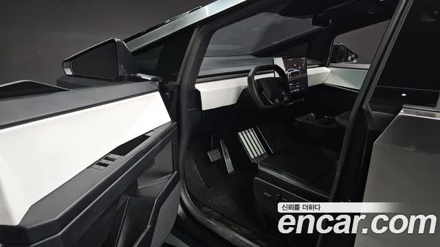 Tesla Cybertruck 2024 thumb 10