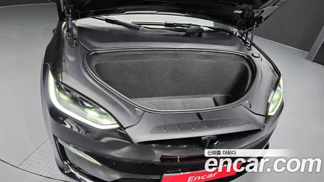 Tesla Model X 2025 thumb 9