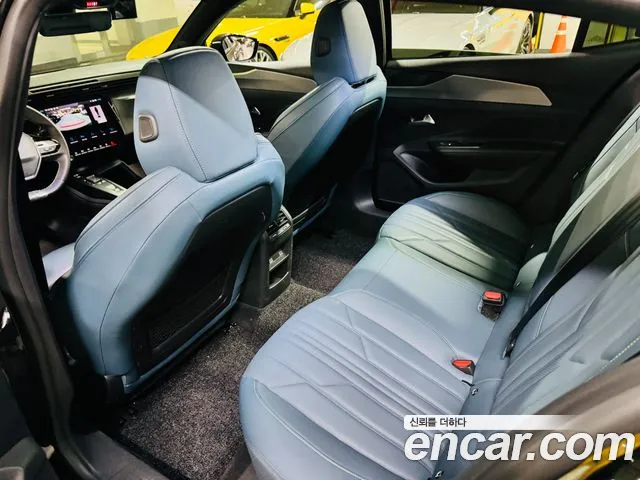 Peugeot 408 2023 thumb 3