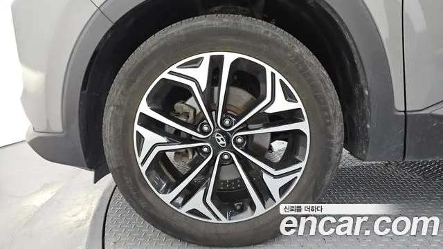 Hyundai Santa Fe 2019 thumb 9