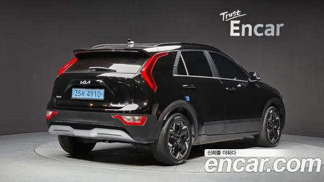 Kia Niro 2023 thumb 3