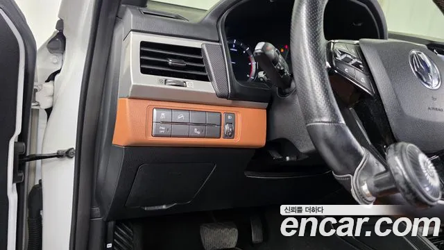 KGM Rexton 2018 thumb 4