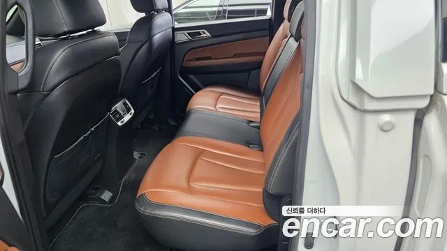 KGM Rexton 2018 thumb 12