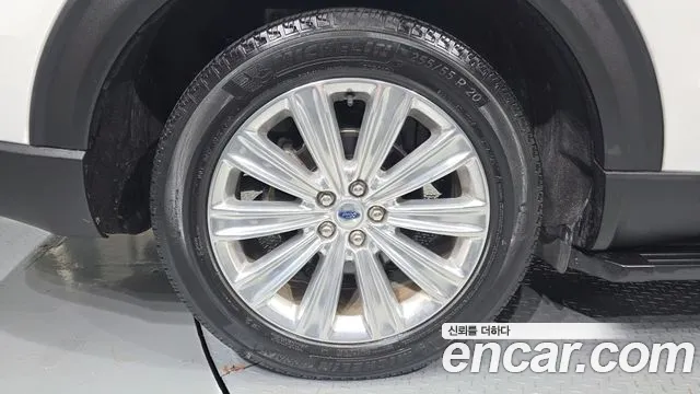 Ford Explorer 2020 thumb 10