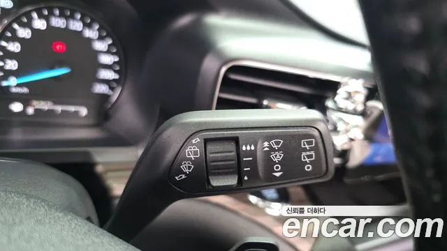 Ford Explorer 2020 thumb 2