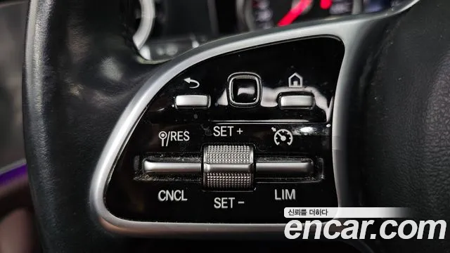 Mercedes-Benz E-Class 2020 thumb 2