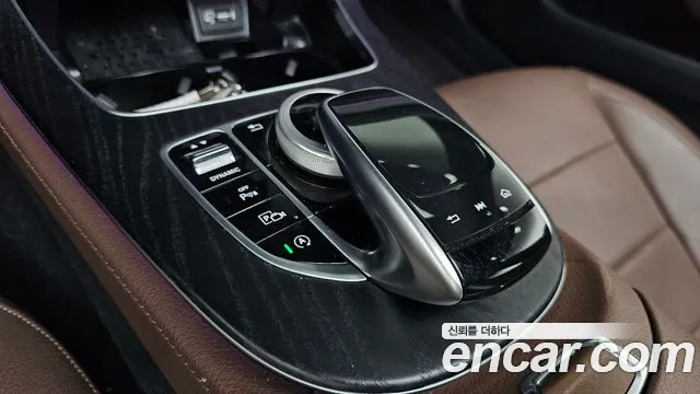 Mercedes-Benz E-Class 2020 thumb 12