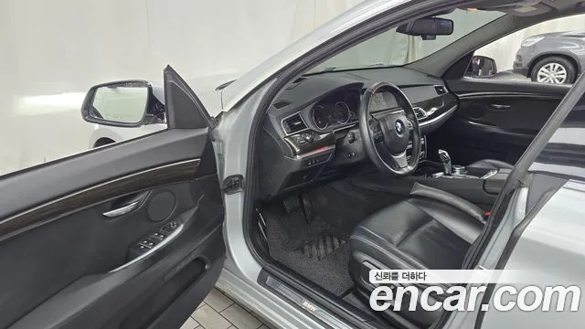 BMW 5 серии Gran Turismo 2016 thumb 10
