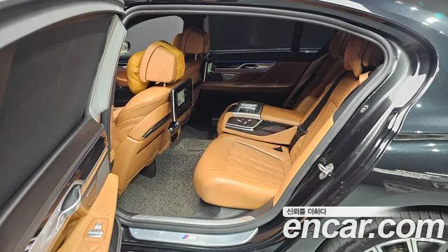 BMW 7 серии 2019 thumb 12