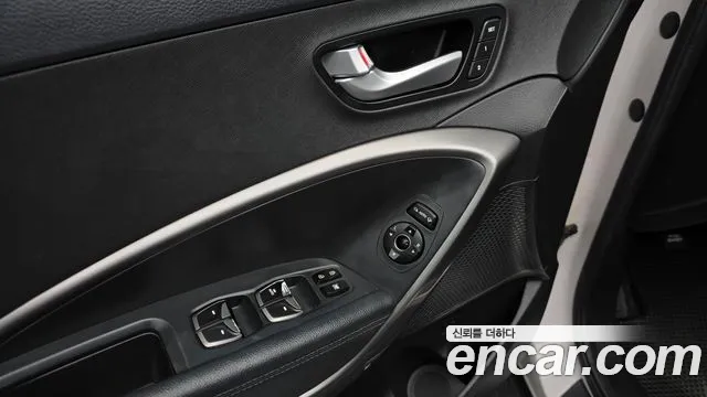 Hyundai Santafe 2016 thumb 6