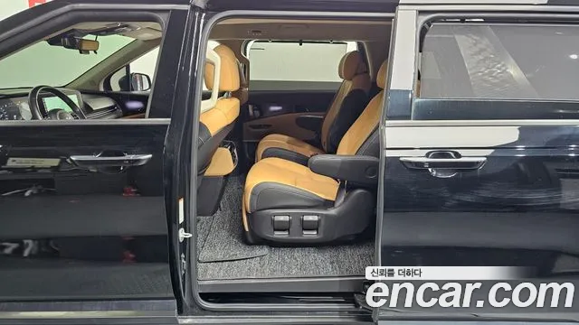 Kia Carnival 2022 thumb 2