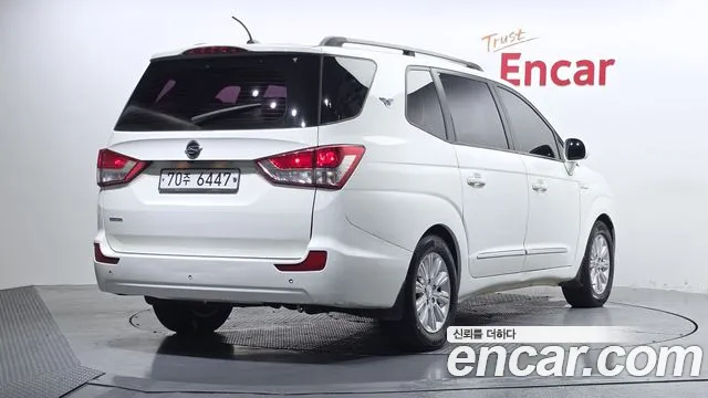 KGM Korando 2013 thumb 10