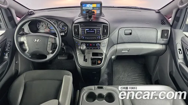 Hyundai Staria 2015 thumb 8