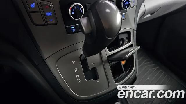Hyundai Staria 2015 thumb 4