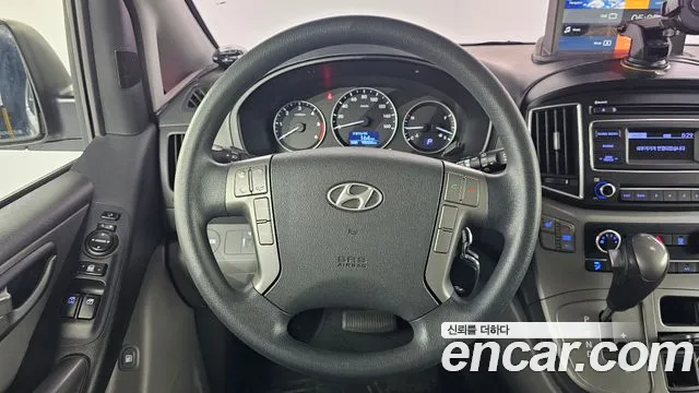 Hyundai Staria 2015 thumb 2